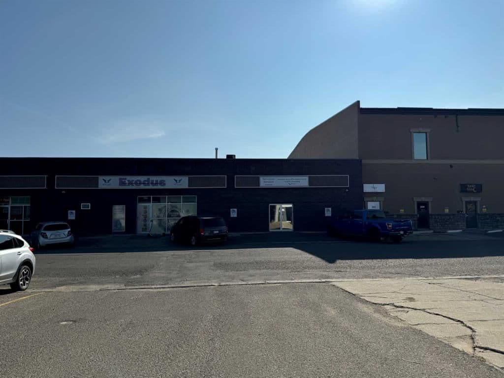 215-219 215 12B Street N Lethbridge