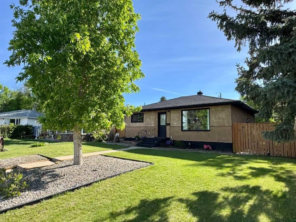 223 27 Street S Lethbridge