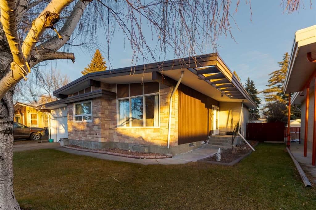 1407 28 Street S Lethbridge
