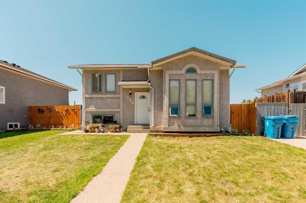 199 Mt Crandell Crescent W Lethbridge