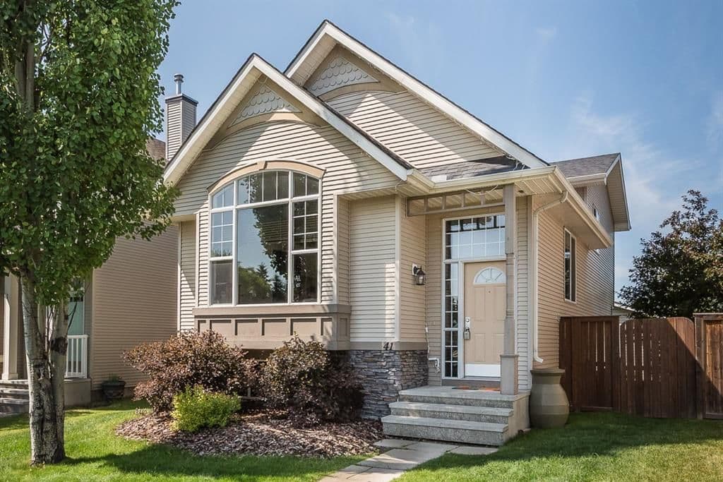 Sold property in Drake Landing