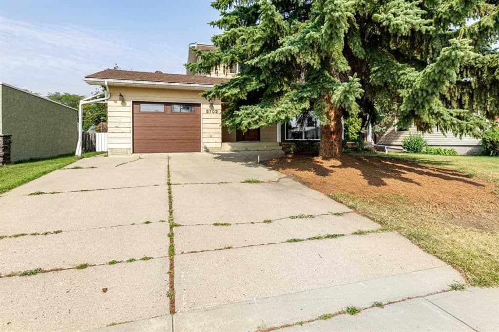 Sold property in Downtown Lacombe