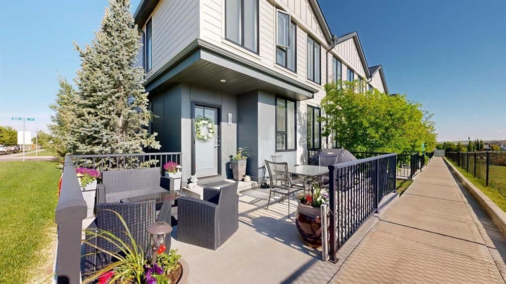 Sold property in Drake Landing