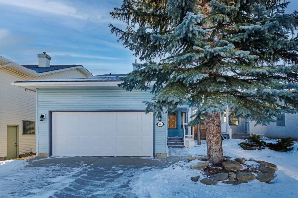 Sold property in MacEwan Glen