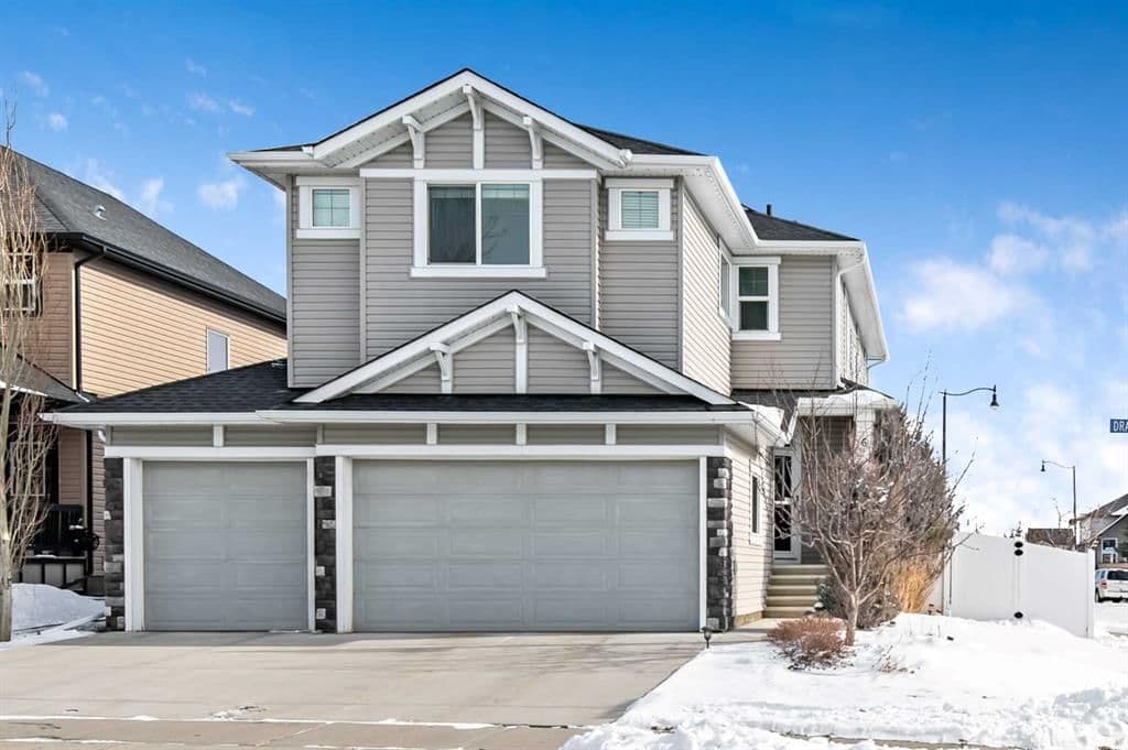 Sold property in Drake Landing