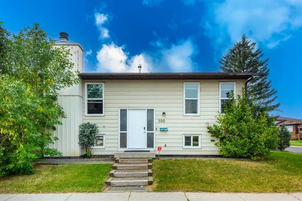 Sold property in Whitehorn