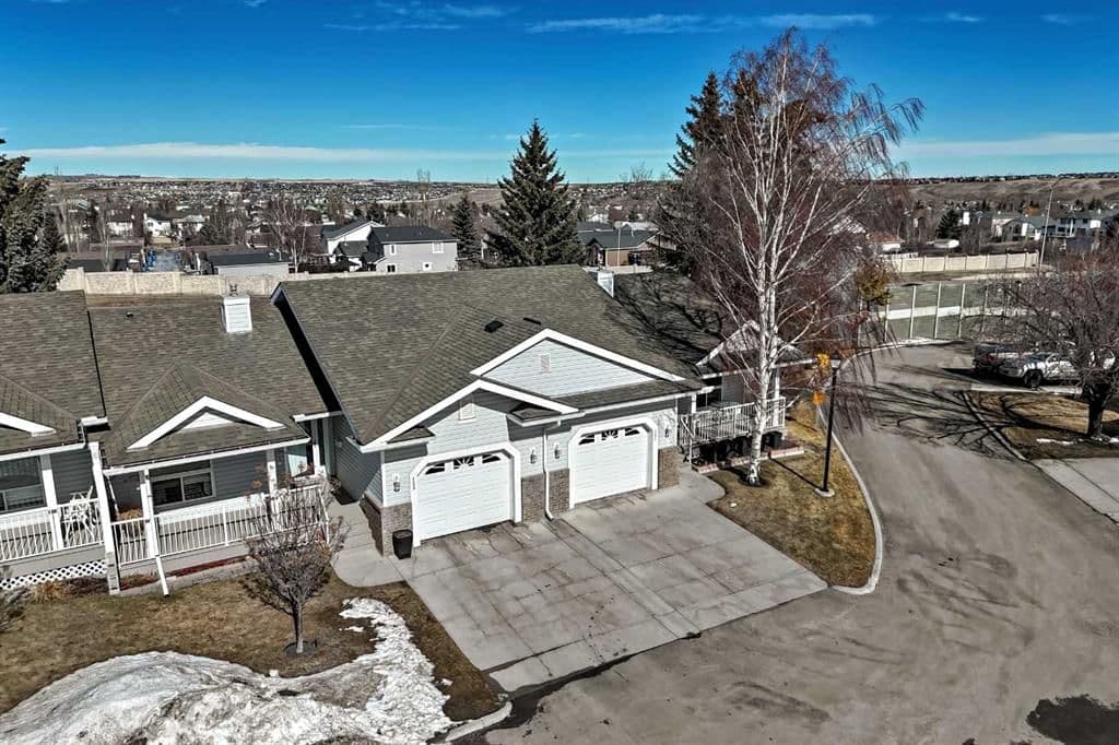 Sold property in MacEwan Glen