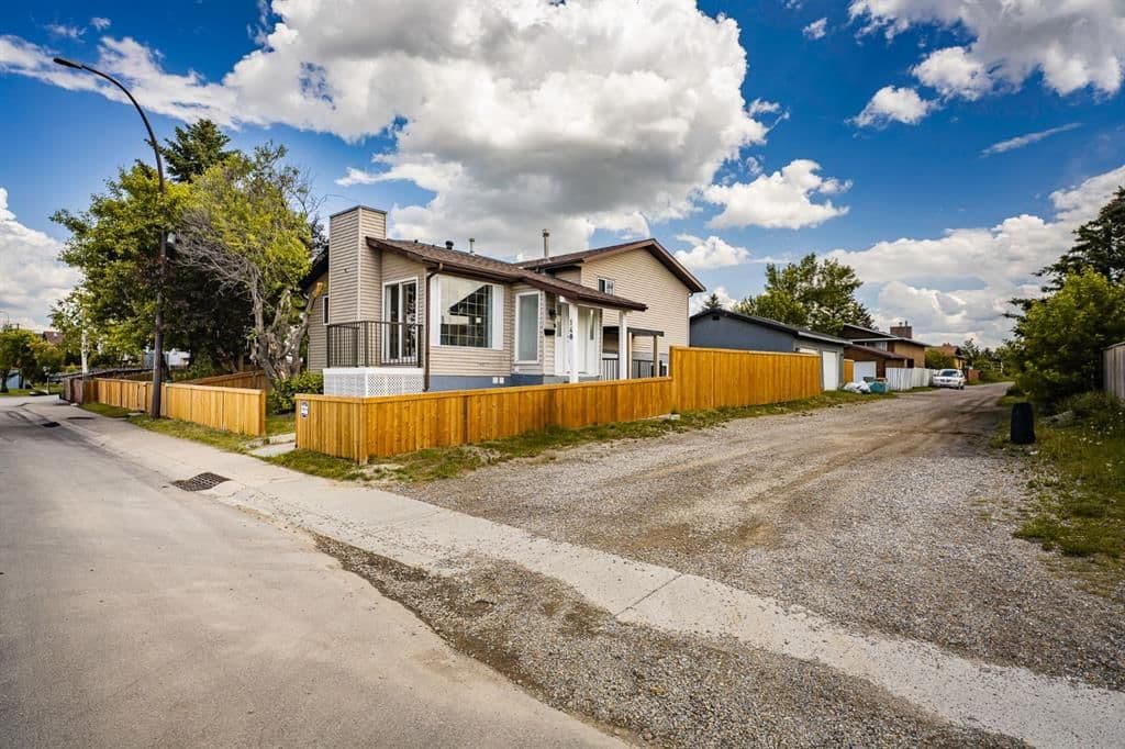 Sold property in Whitehorn