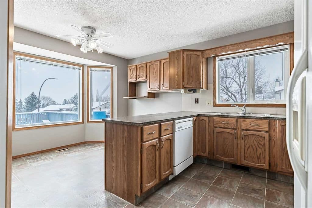 Sold property in MacEwan Glen
