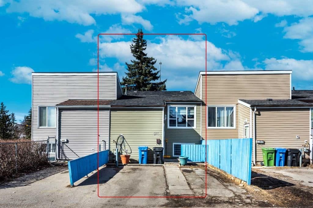 Sold property in Penbrooke Meadows