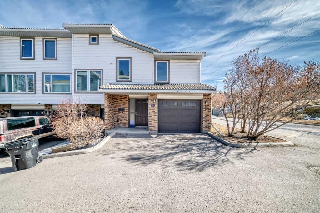 Sold property in Coach Hill