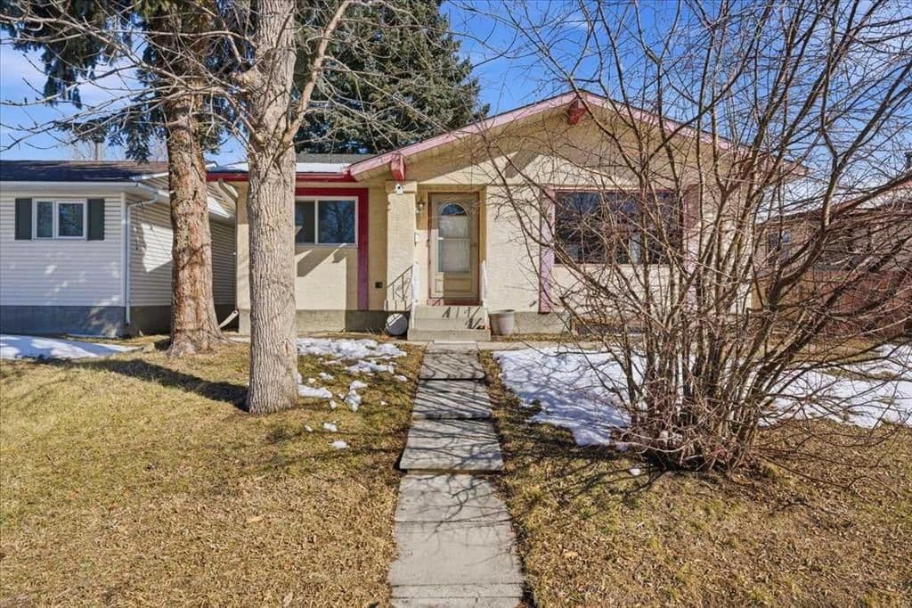 Sold property in Whitehorn