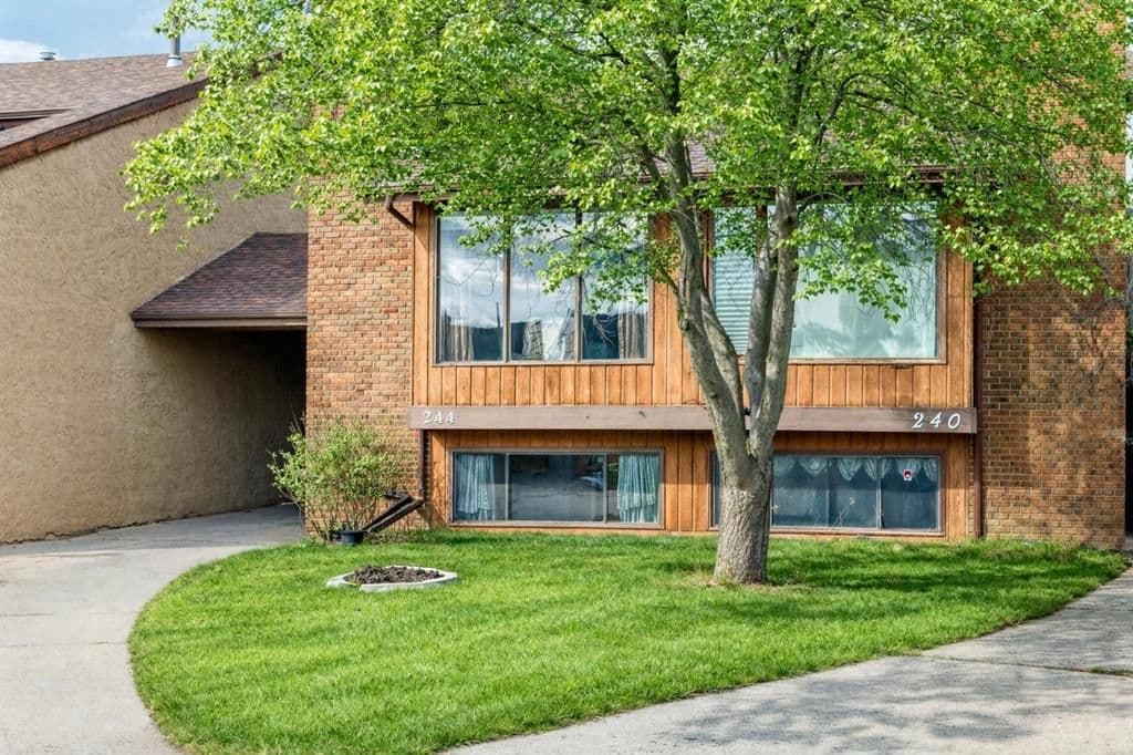 Sold property in Whitehorn