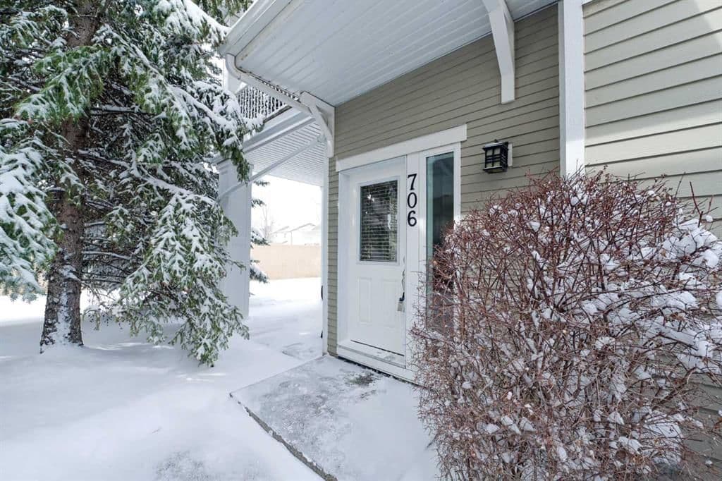 Sold property in Cougar Ridge