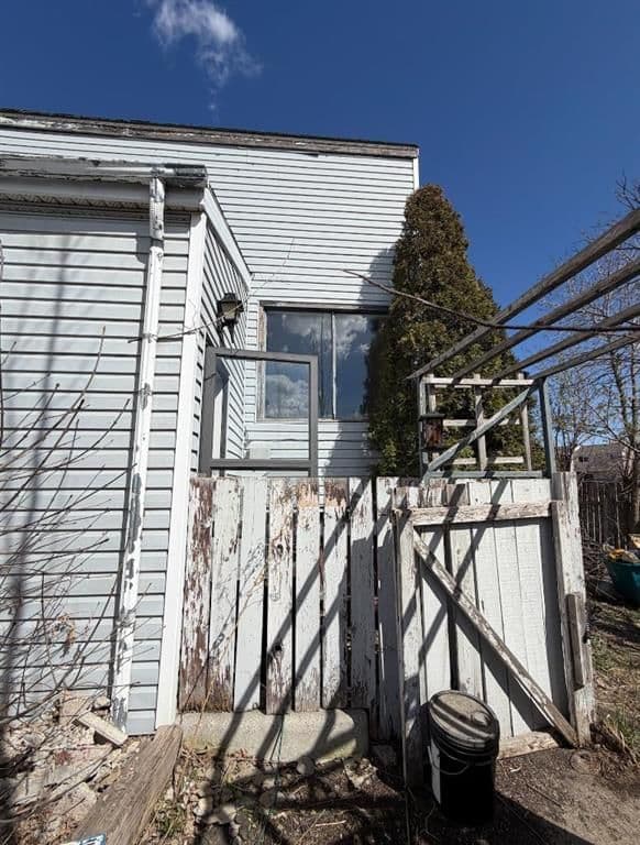 Sold property in Penbrooke Meadows
