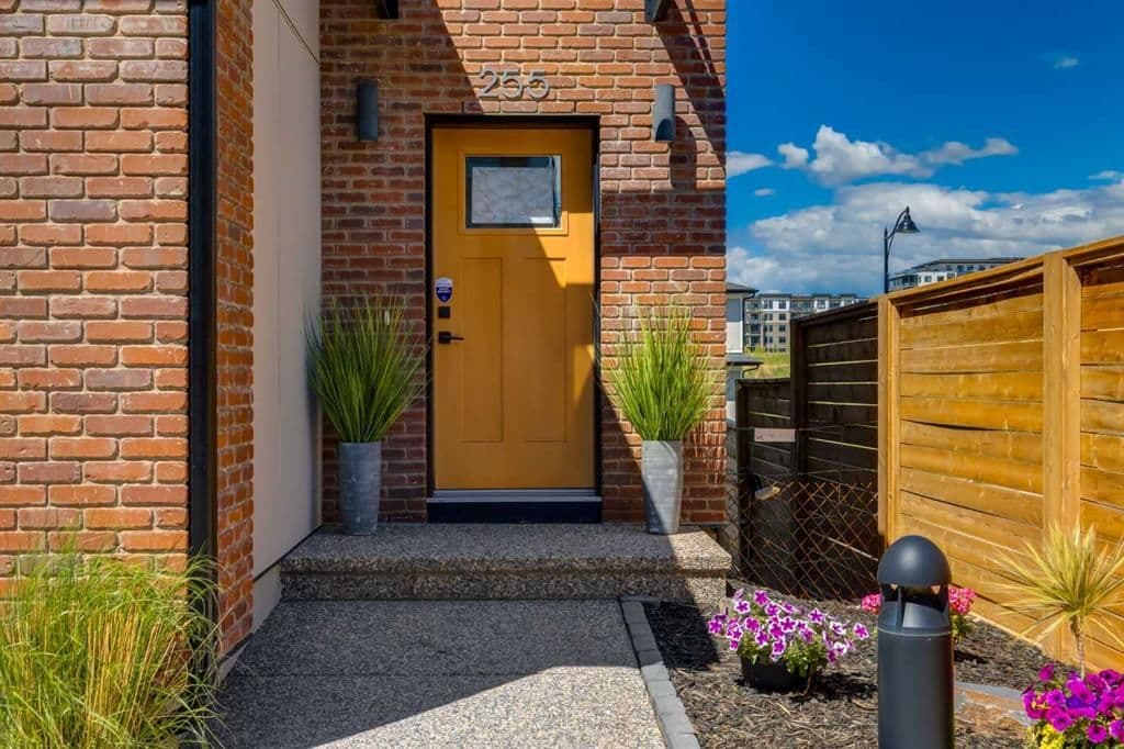 Sold property in Springbank Hill