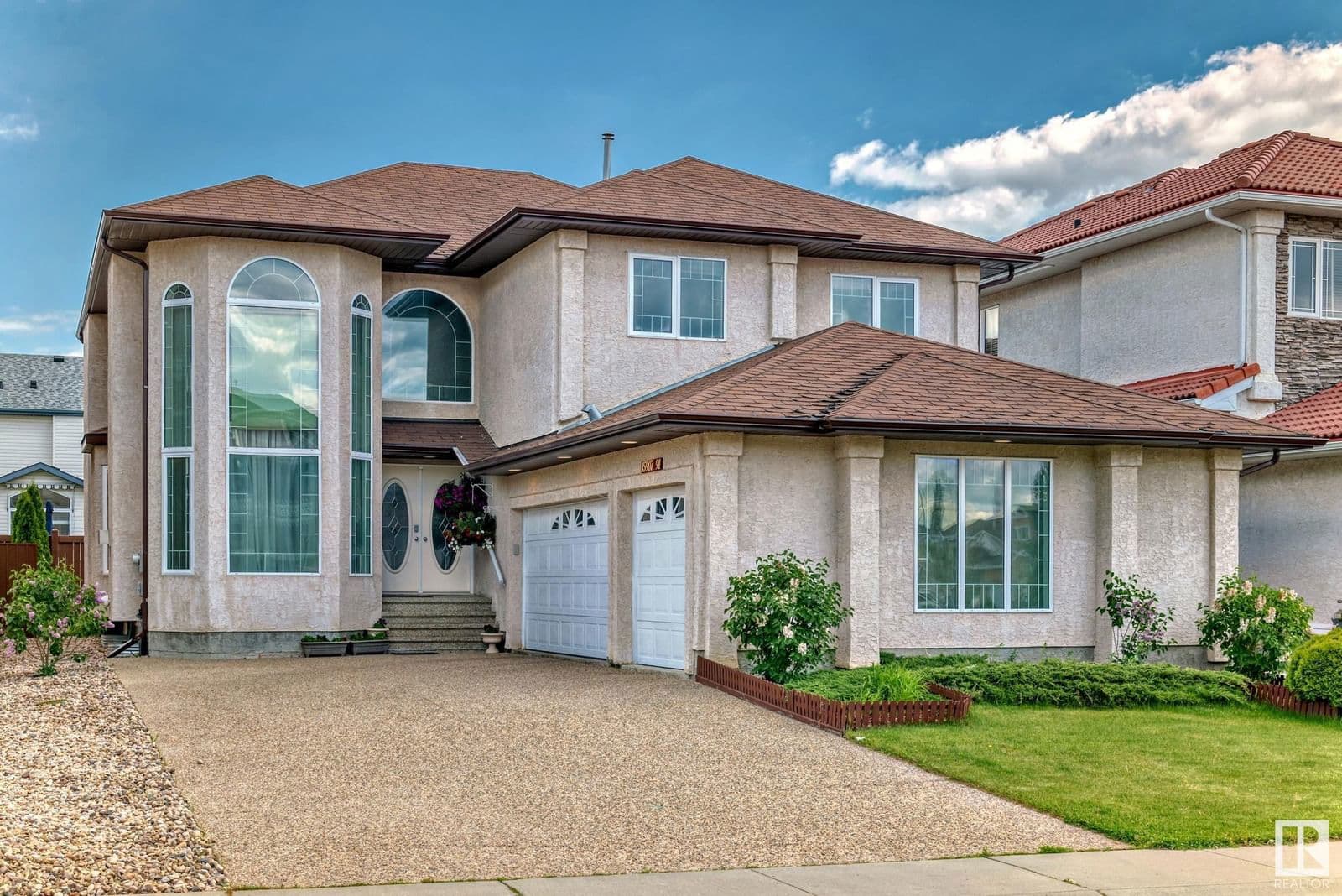 15907 91 Street Edmonton