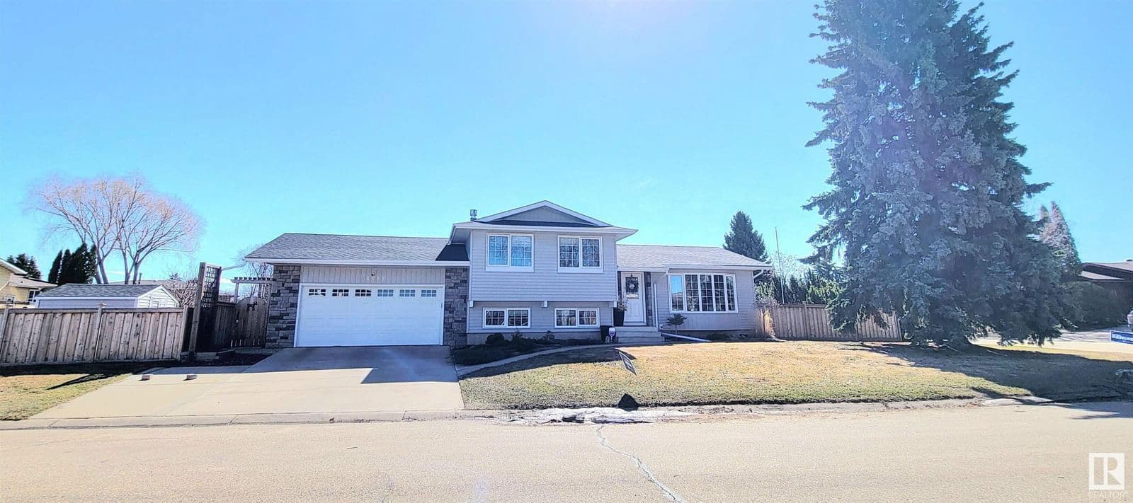 Sold property in Pineview Fort Sask.
