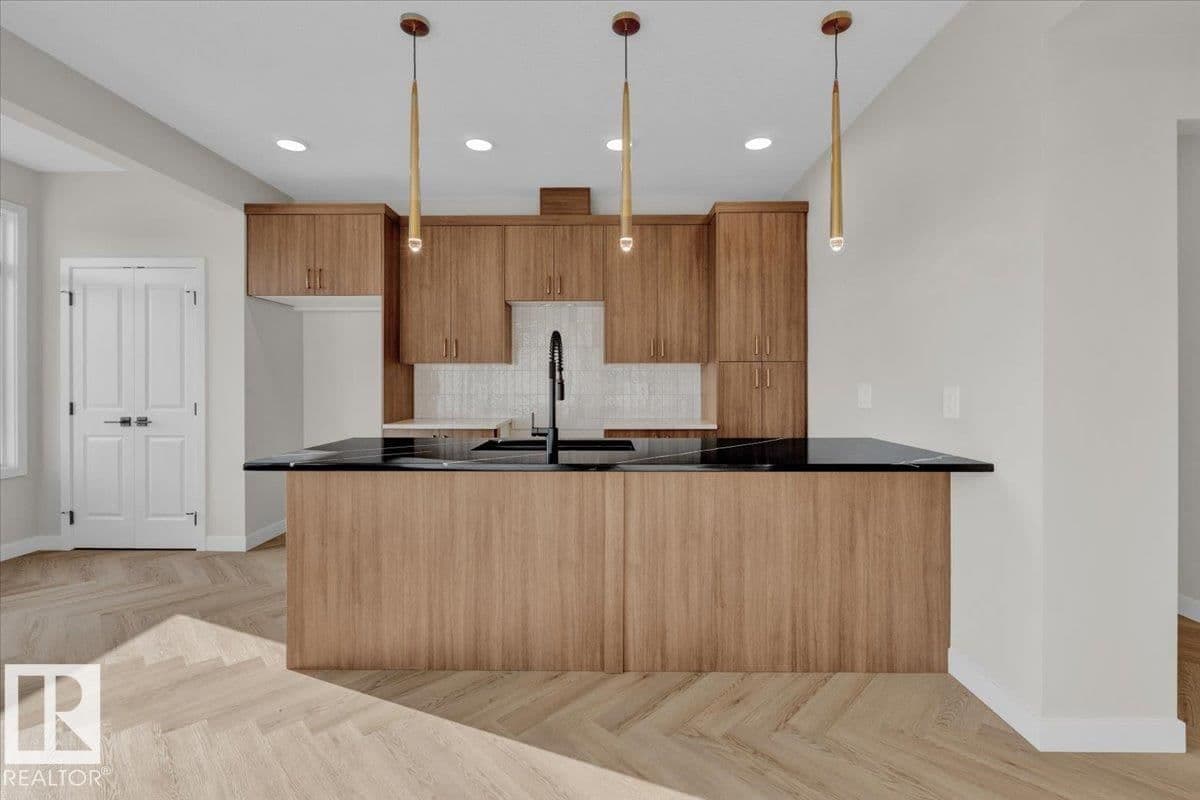 Sold property in Kinglet Gardens