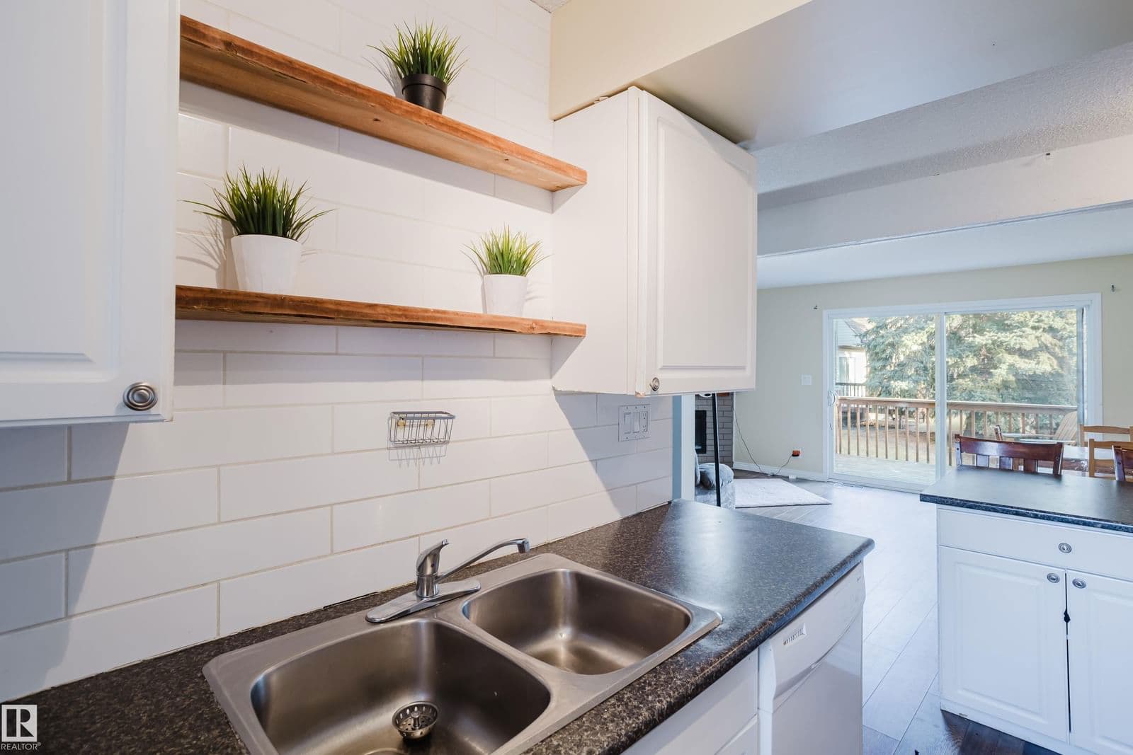 Sold property in Caernarvon