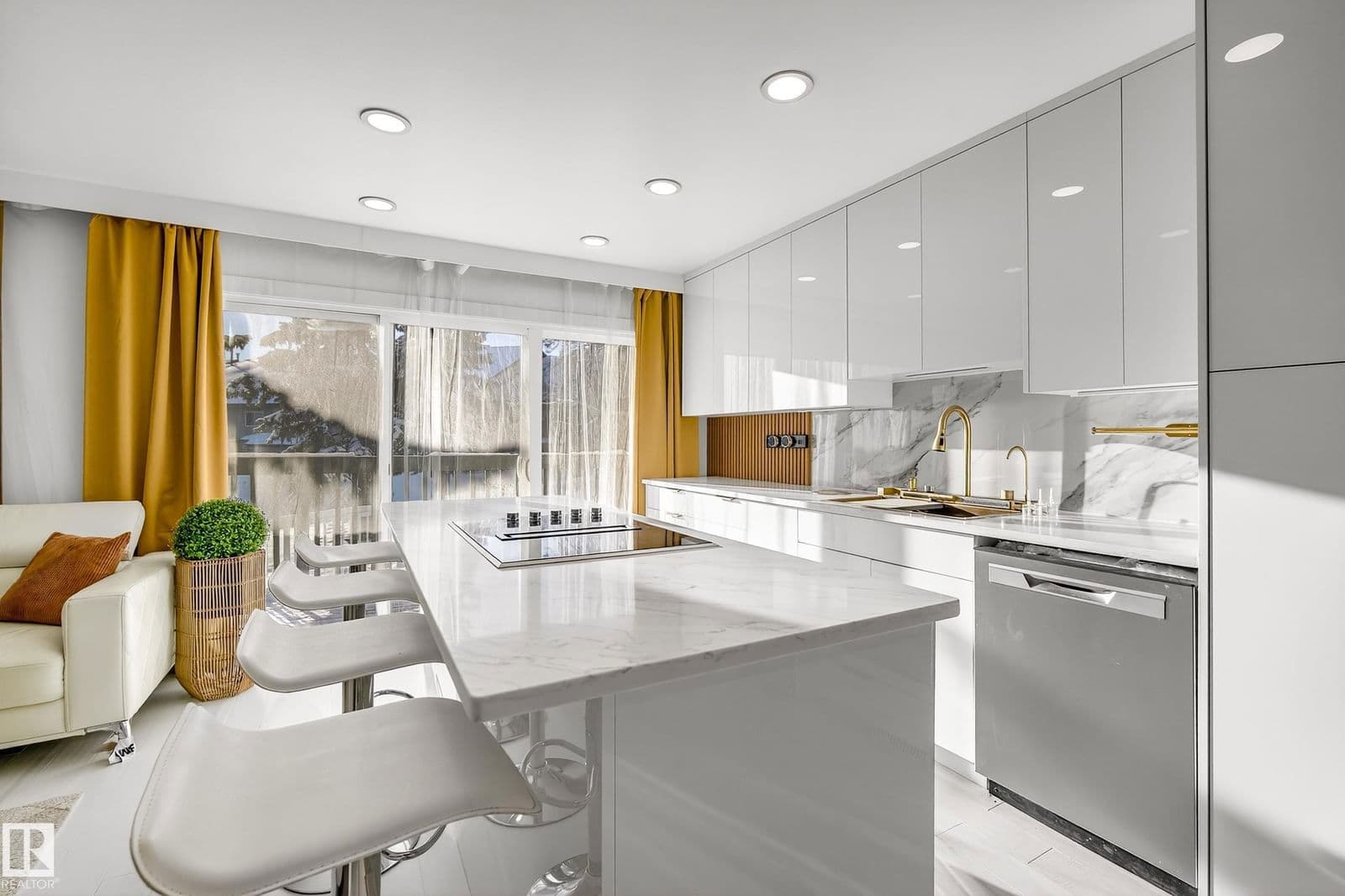 Sold property in West Meadowlark Park