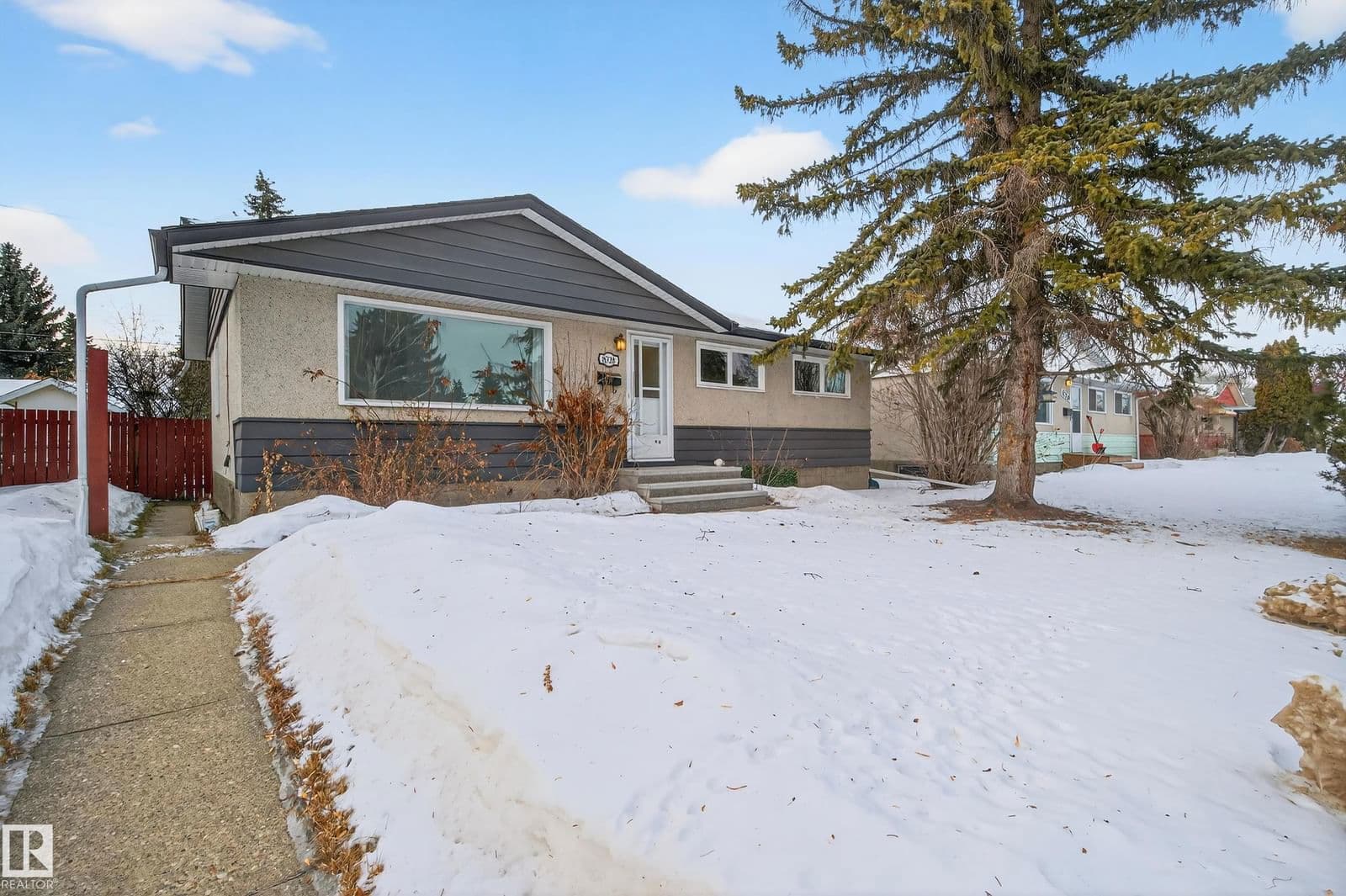 Sold property in Elmwood