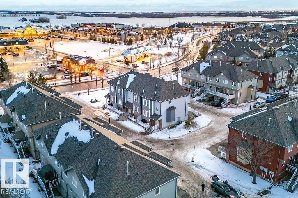 Sold property in Place Chaleureuse