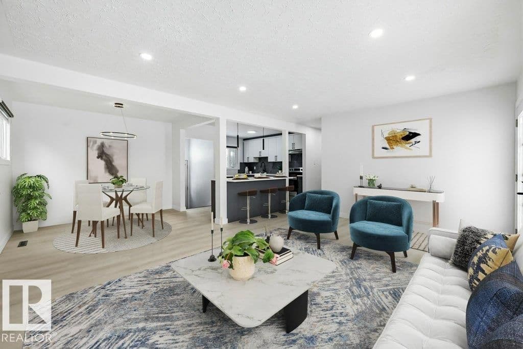 Sold property in Elmwood
