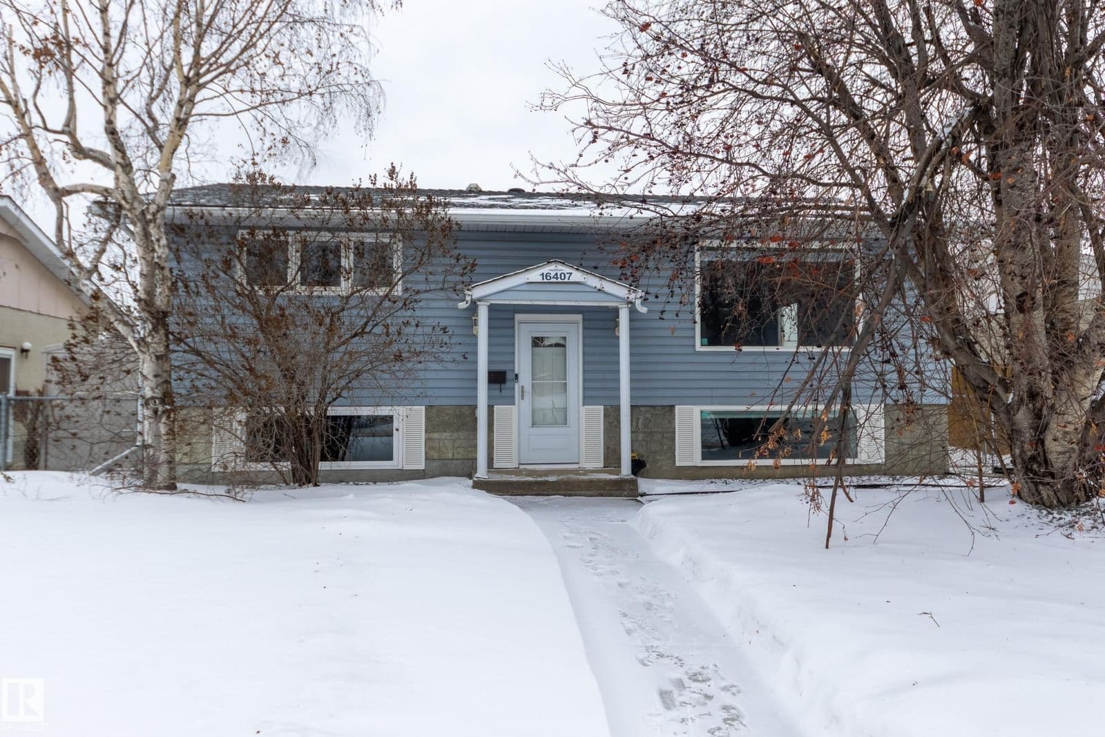 Sold property in Elmwood