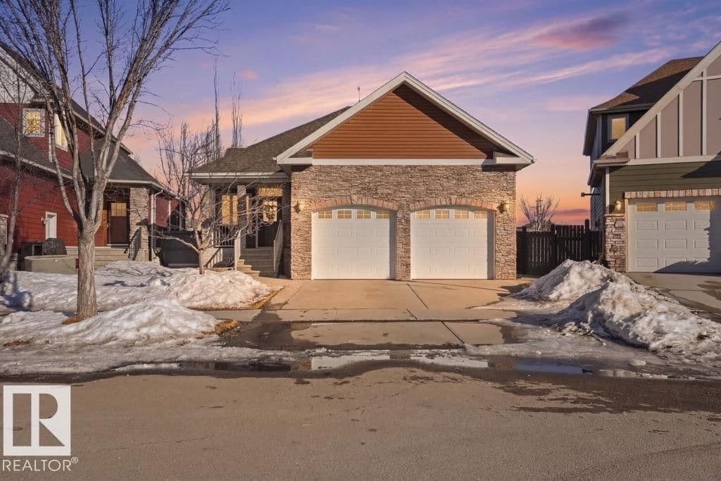 Sold property in Place Chaleureuse