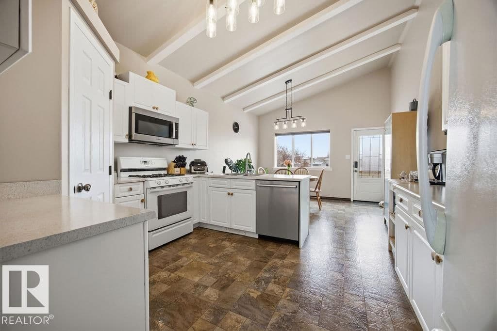 Sold property in Eaux Claires