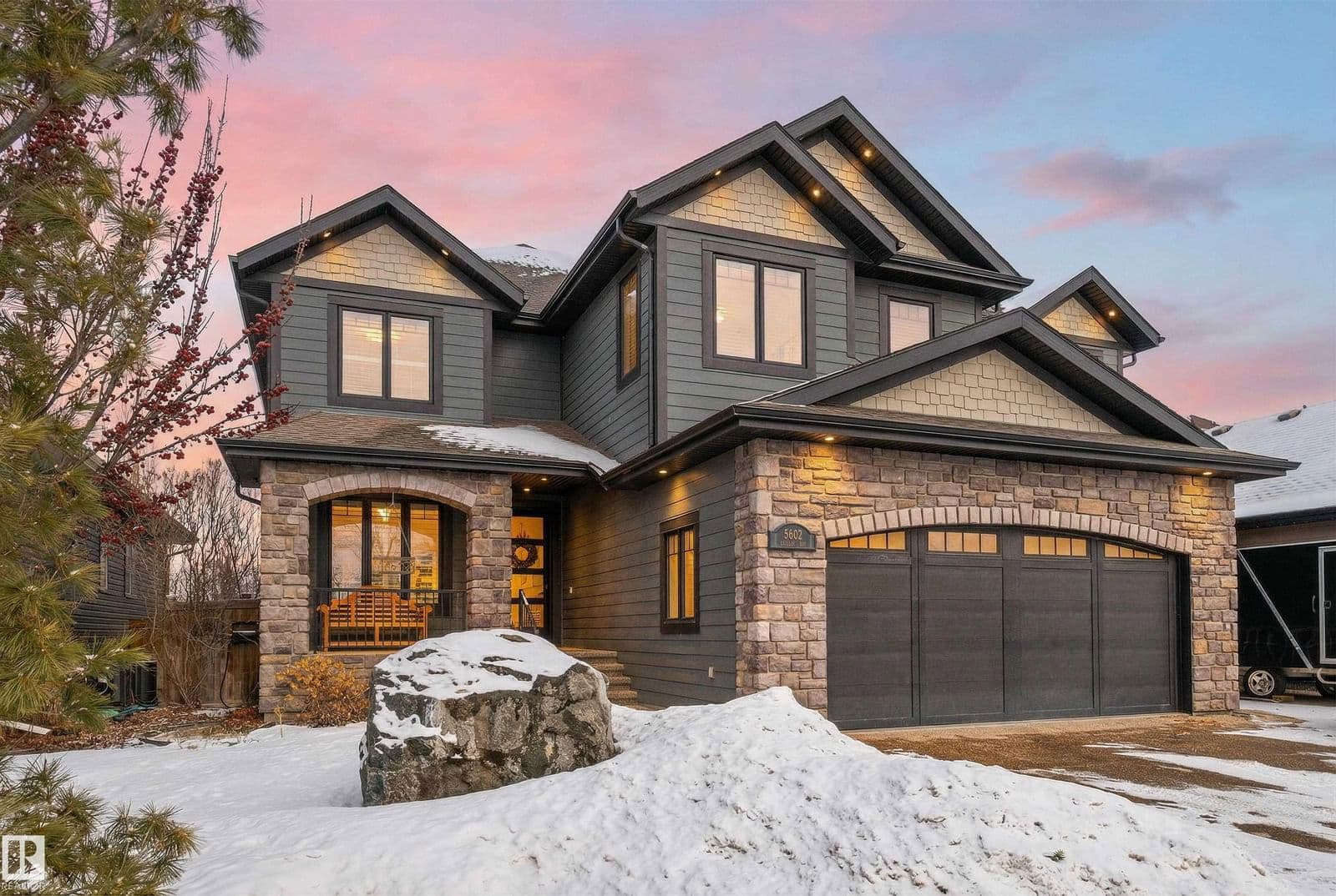 Sold property in Place Chaleureuse