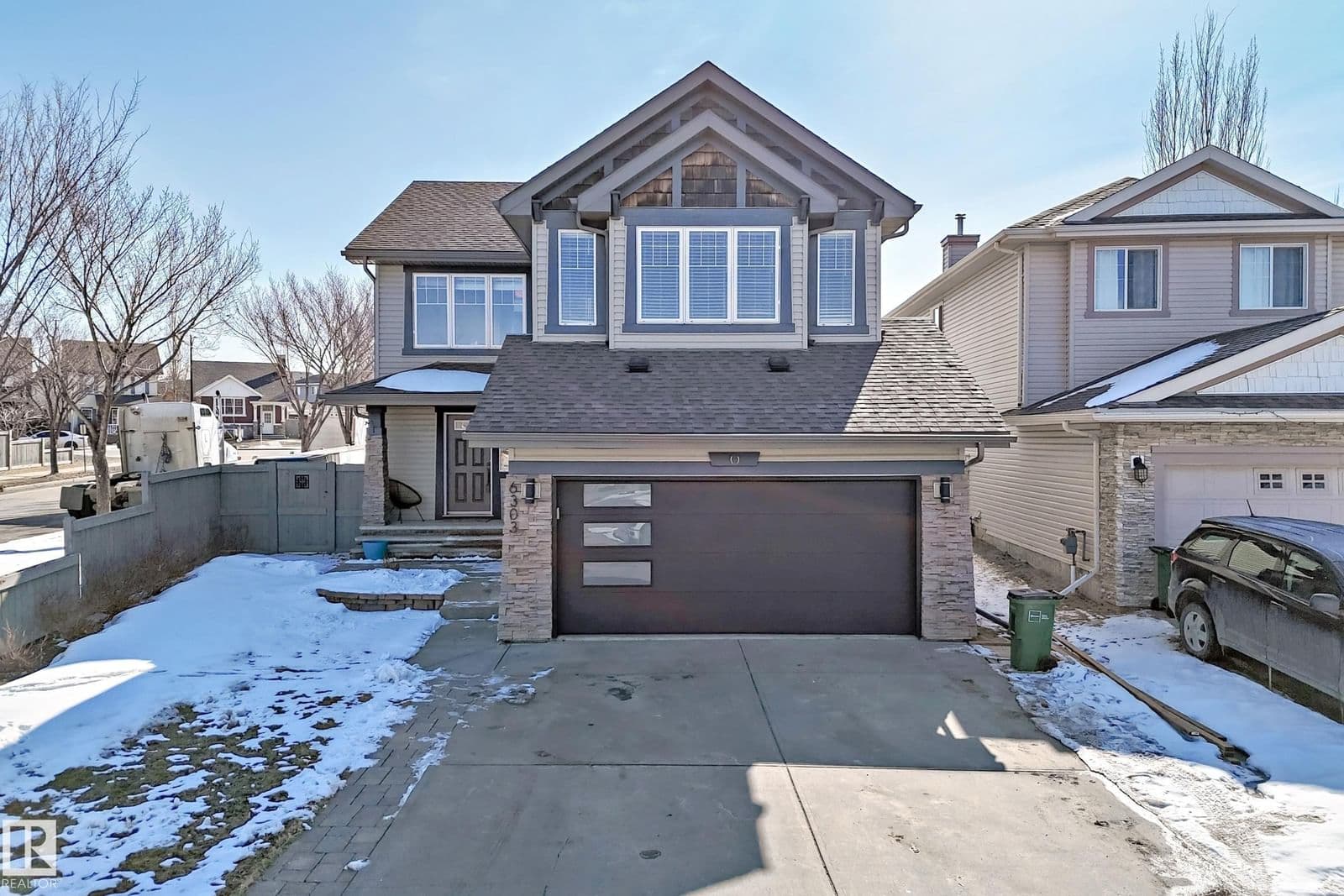 Sold property in Charlesworth