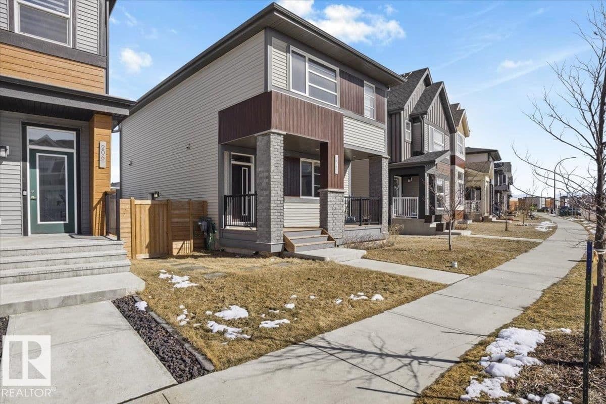 Sold property in Charlesworth