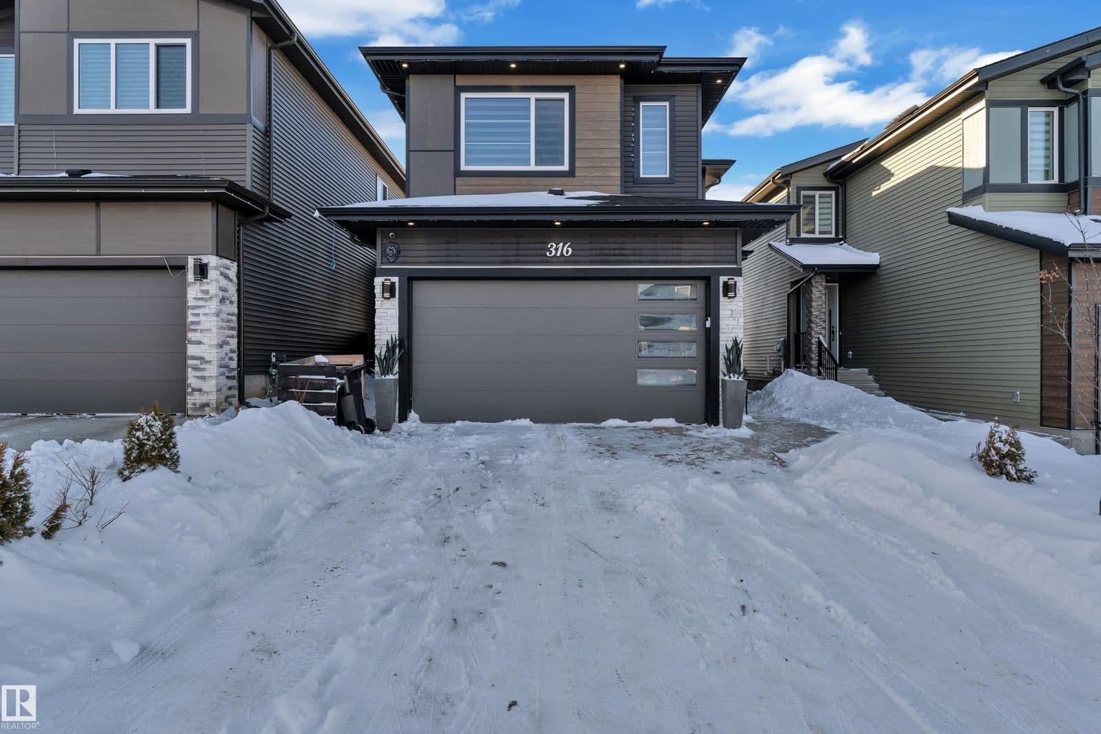 Sold property in Charlesworth