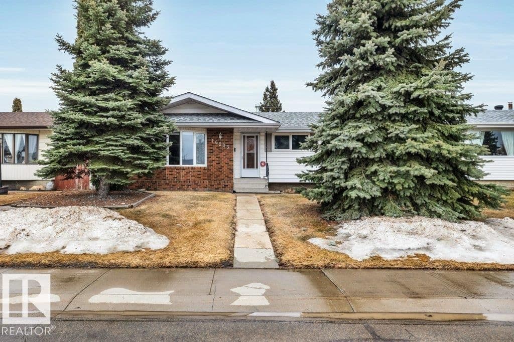 Sold property in Elmwood