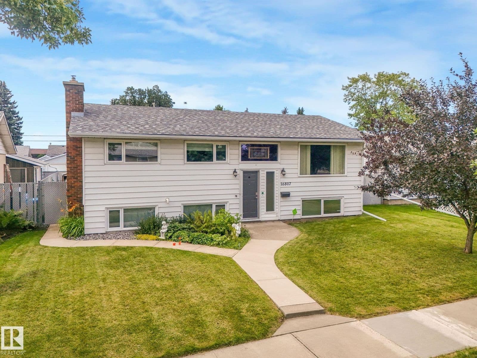 Sold property in Elmwood