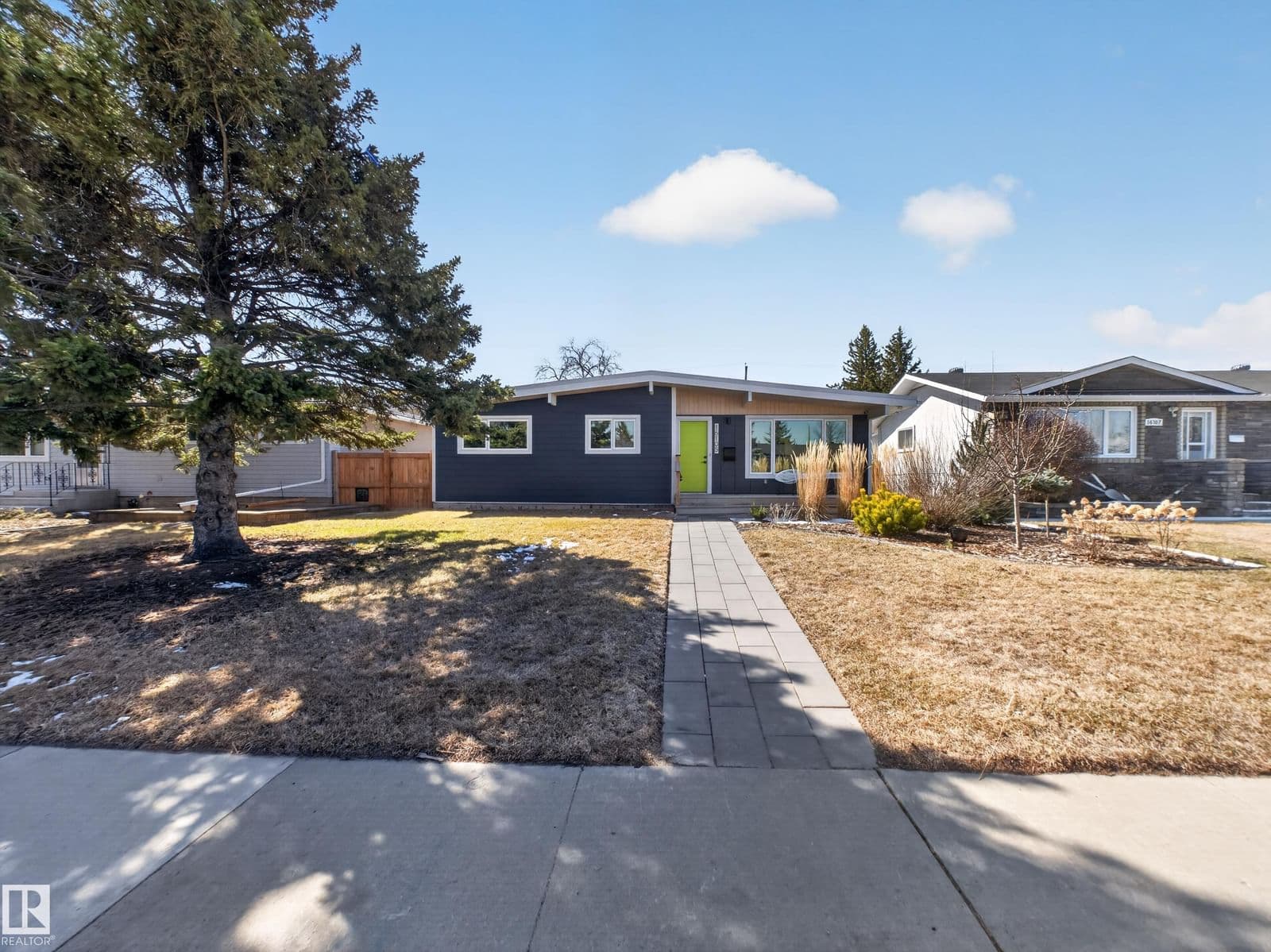 Sold property in Elmwood