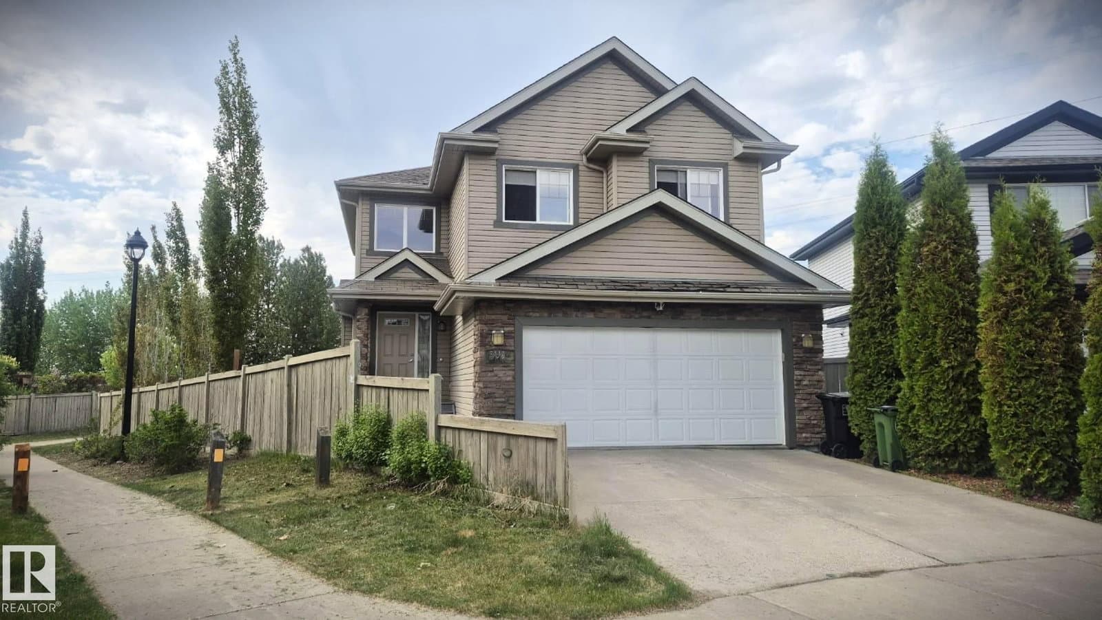 Sold property in Charlesworth