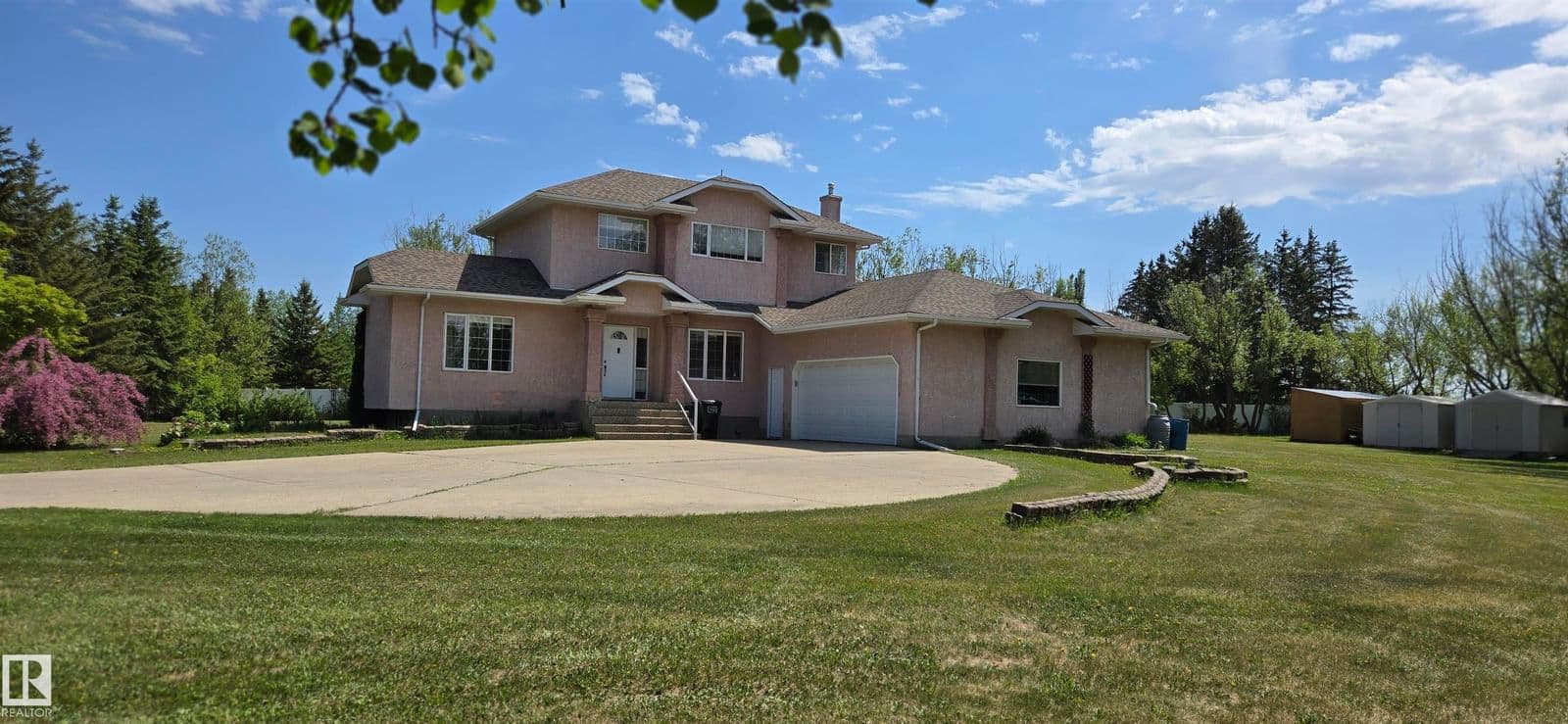 Sold property in Kinglet Gardens