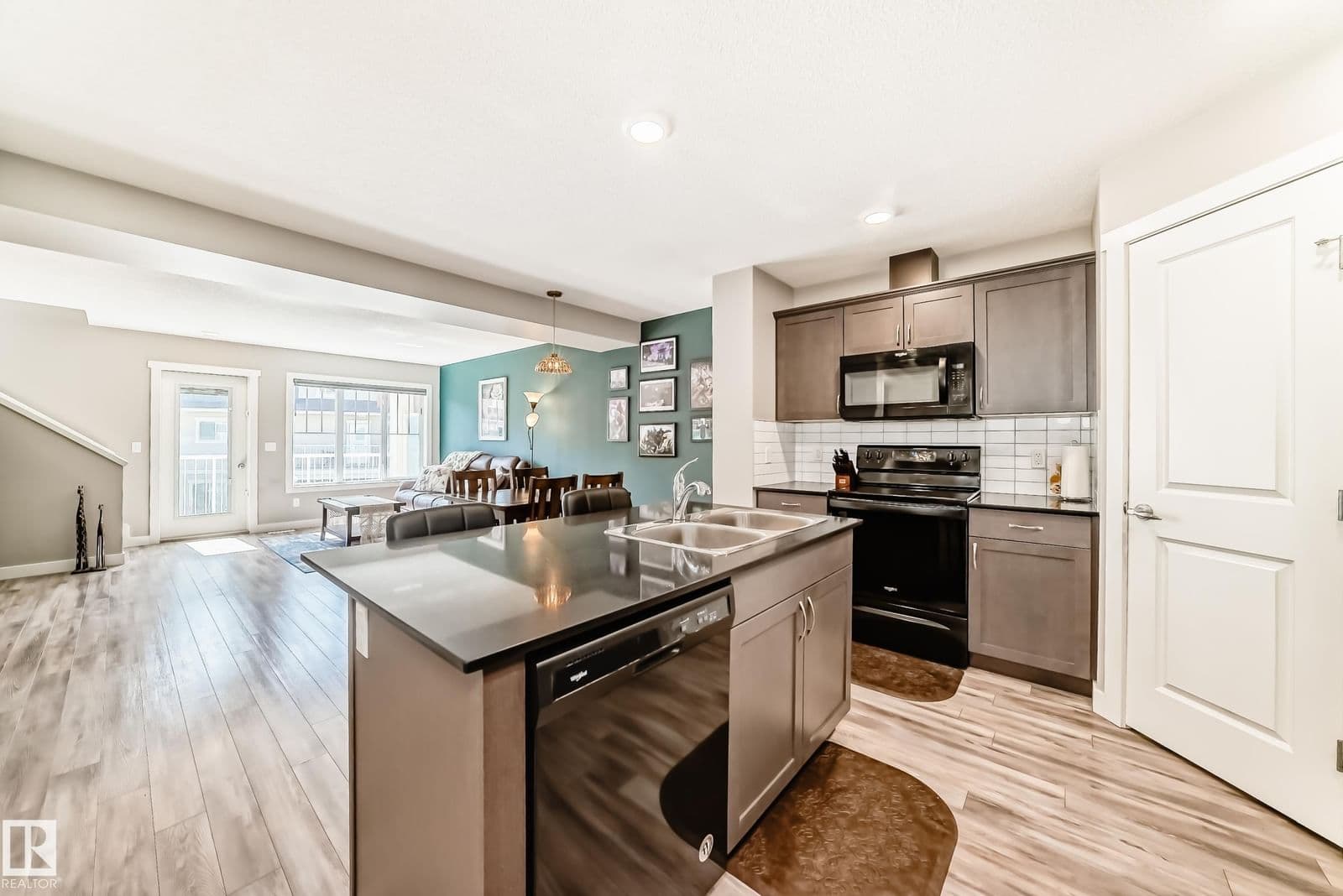 Sold property in Crystallina Nera West