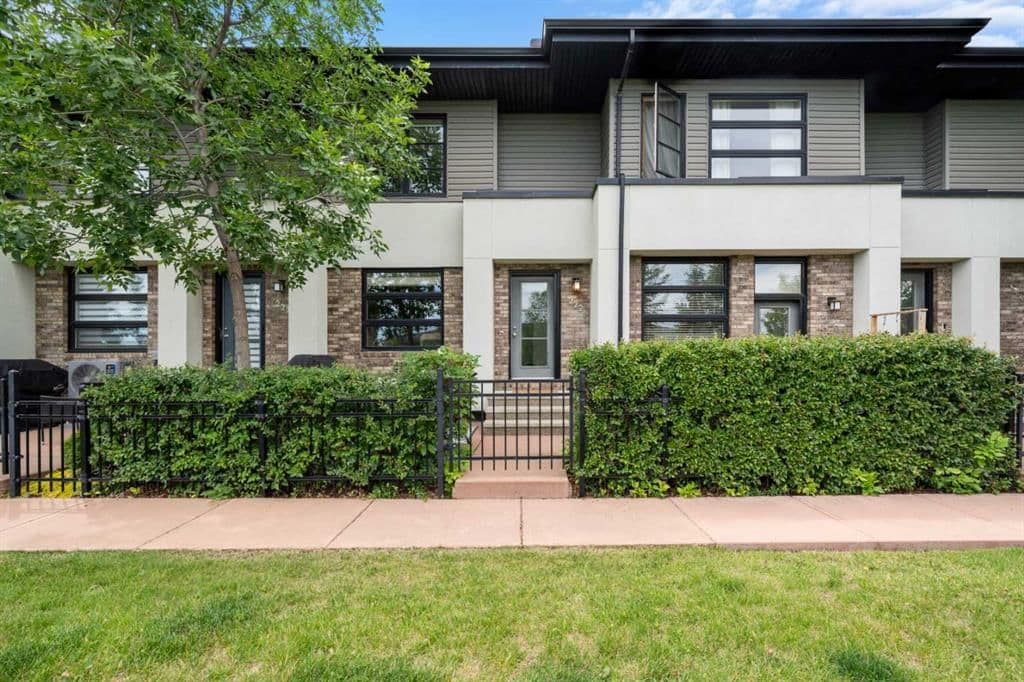 Sold property in Aspen Woods