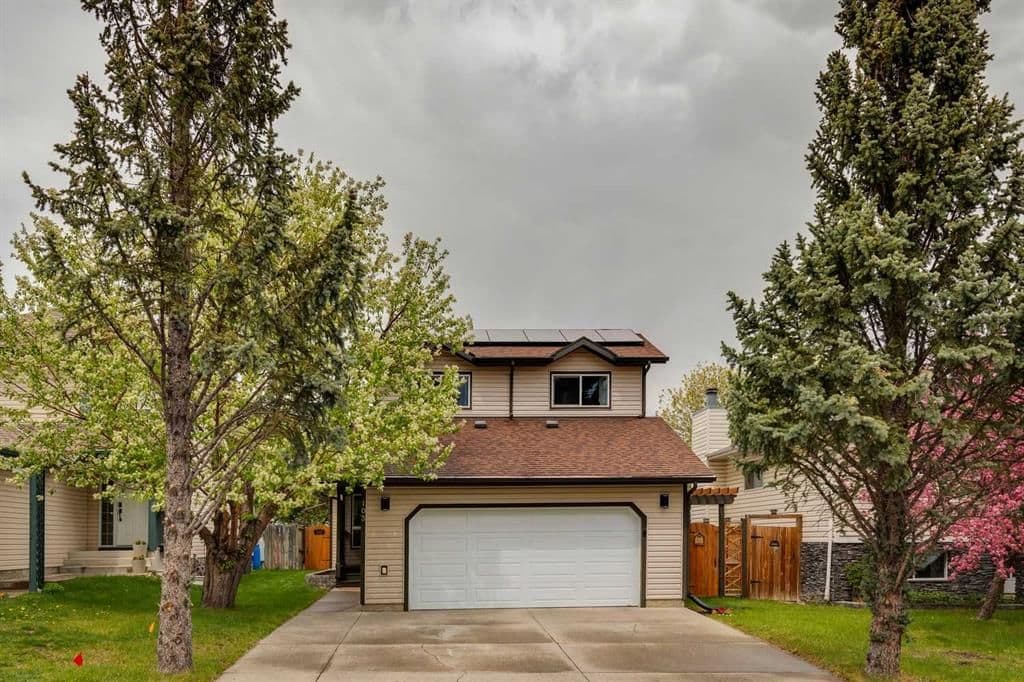 Sold property in MacEwan Glen