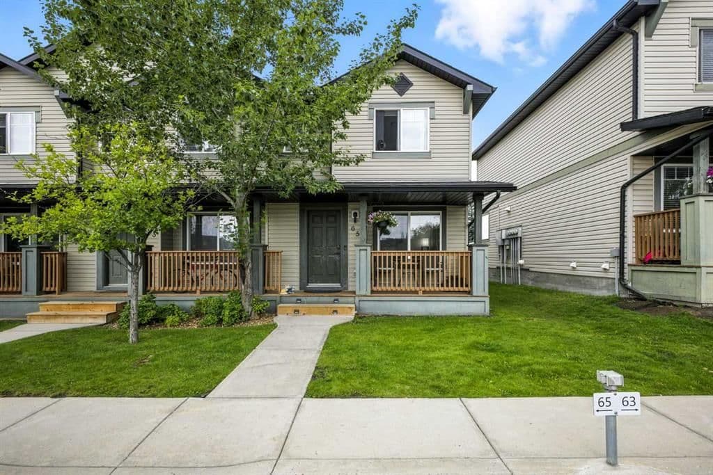 Sold property in Drake Landing