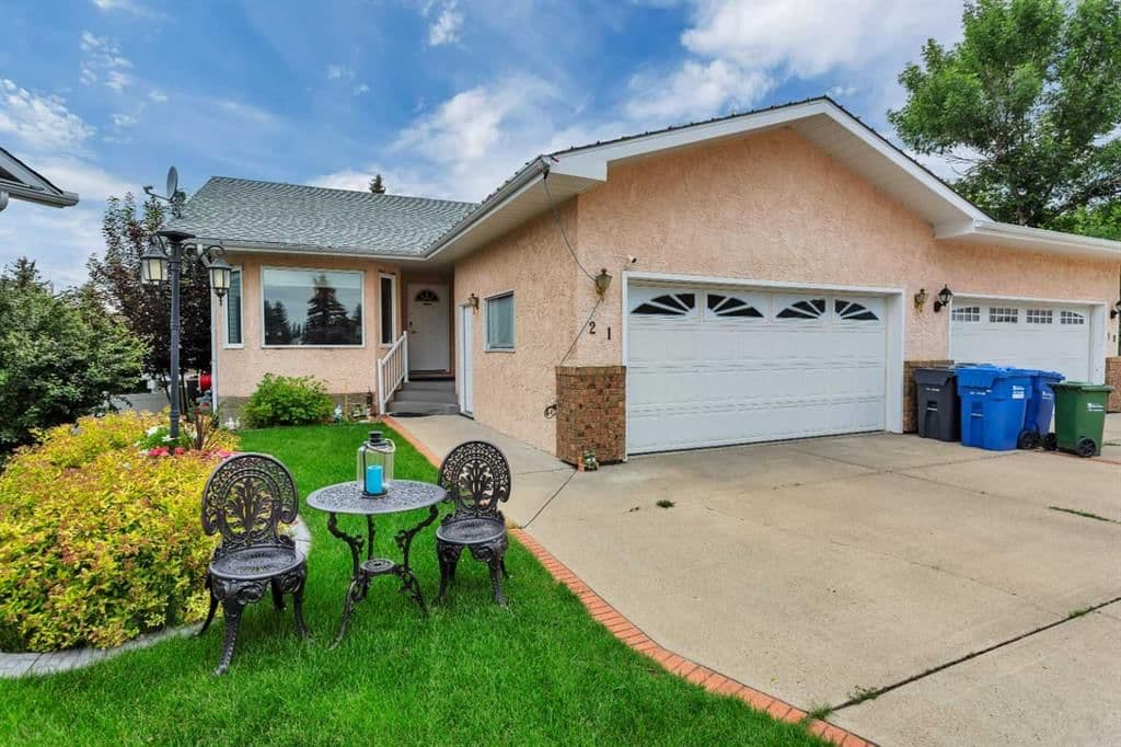 Sold property in Deer Park Village