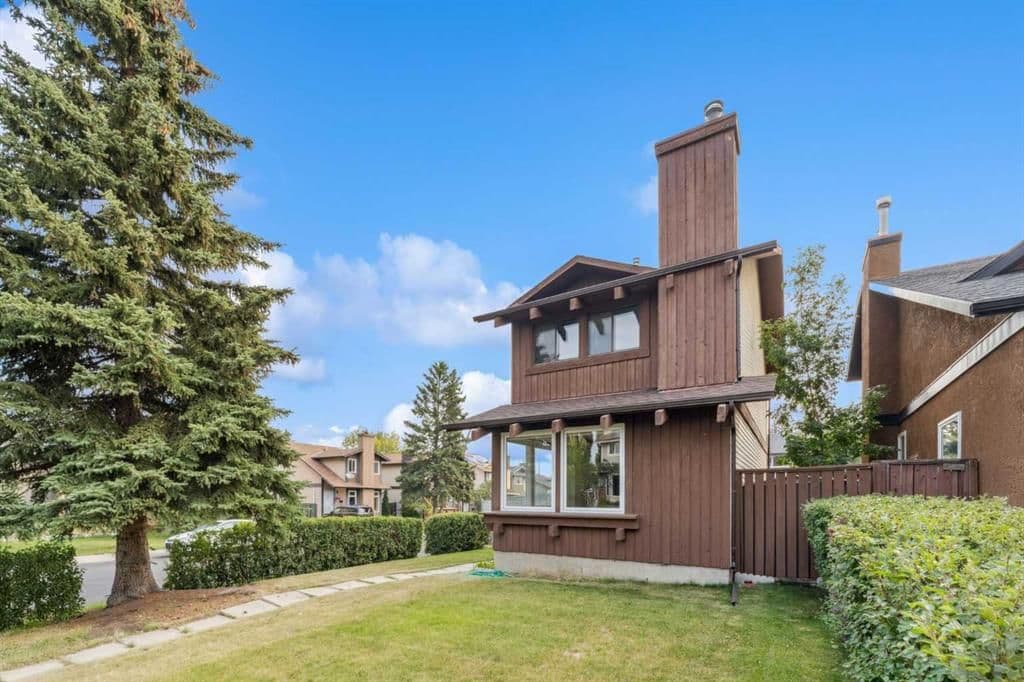 Sold property in MacEwan Glen