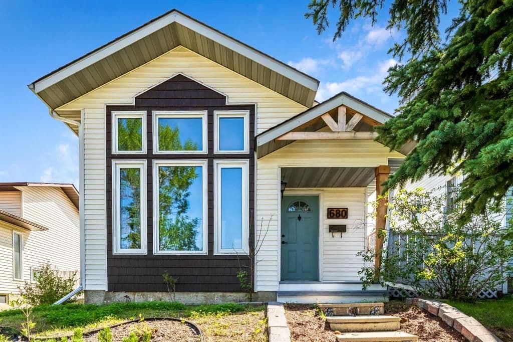 Sold property in MacEwan Glen