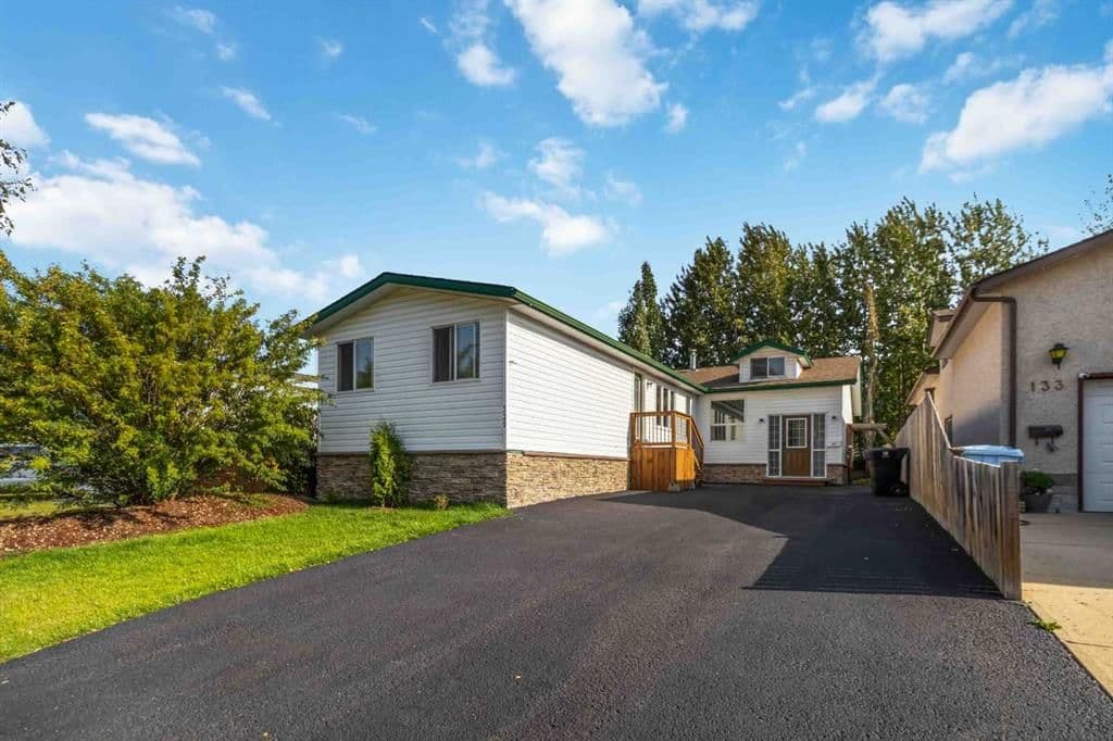 Sold property in Thickwood