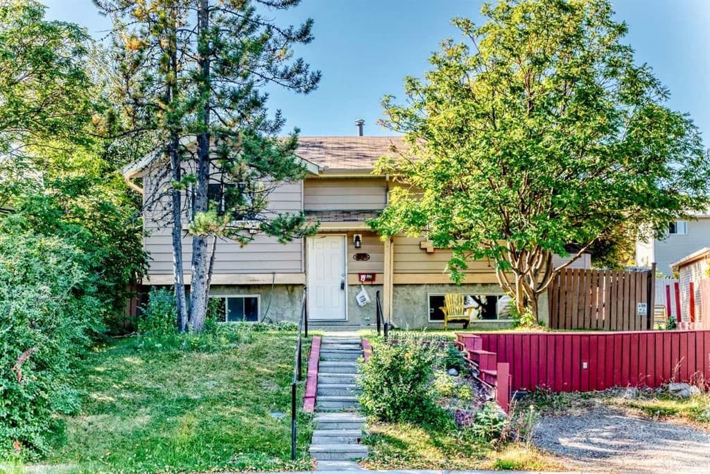Sold property in MacEwan Glen