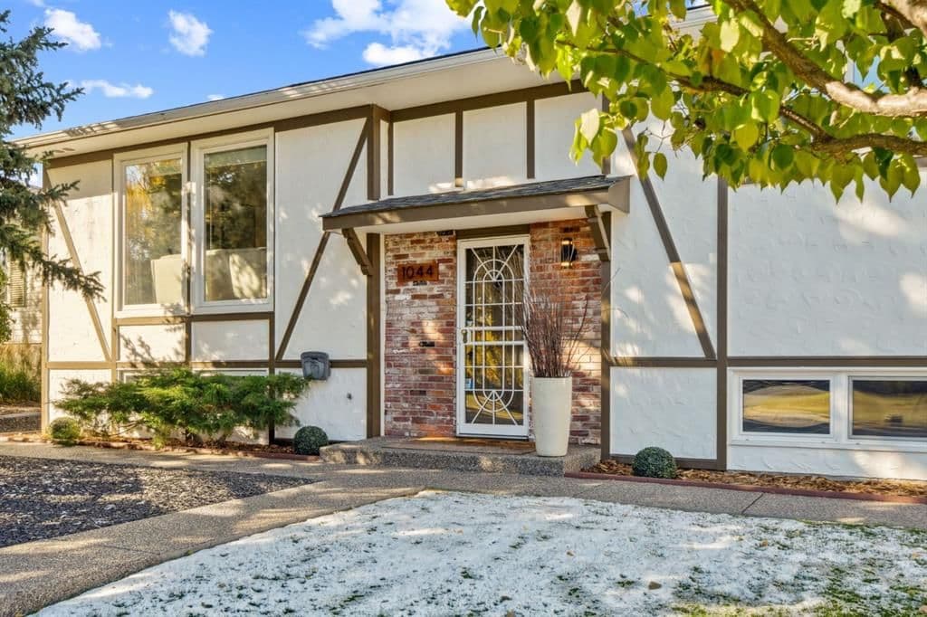 Sold property in Canyon Meadows